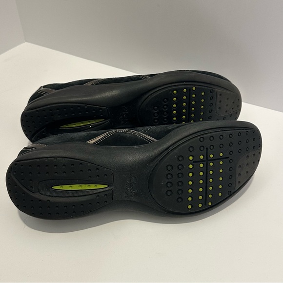 Clarks Black Loafers Comfortable Slip-Ons